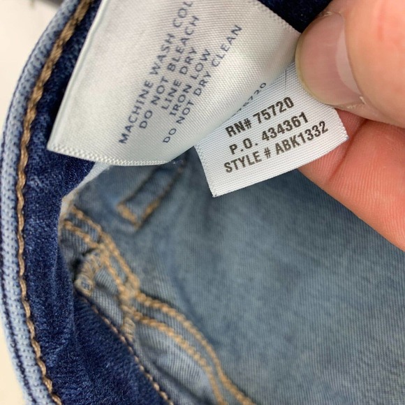 BKE Stella Women Jeans Size 26 Slim Fit Straight Low Rise Inseam 28” Zip Fly - Picture 6 of 10